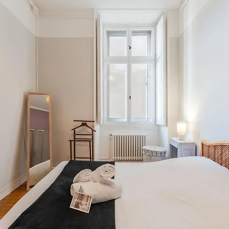 Ophelia - En Centre De نانت